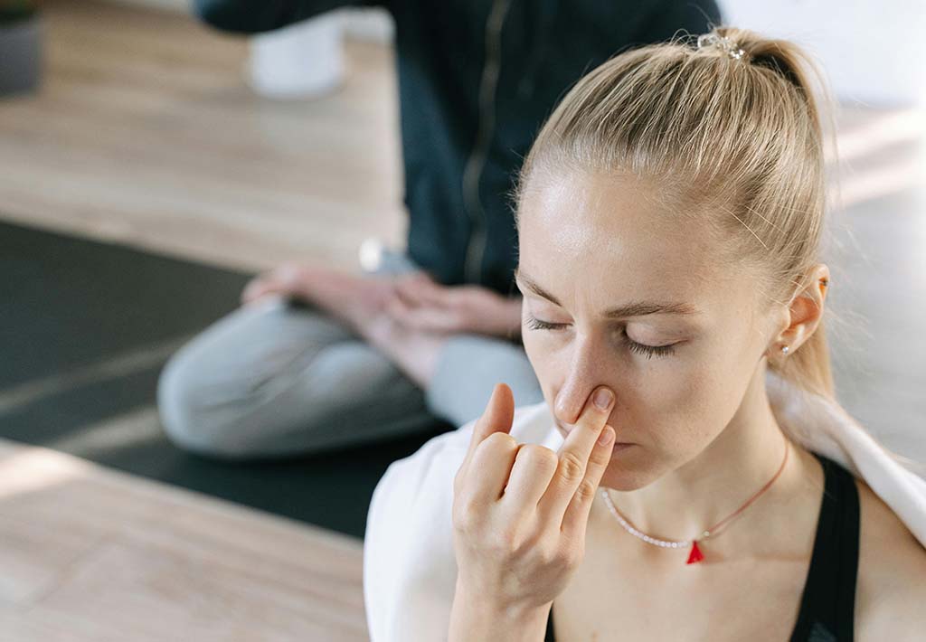 5个“面部瑜伽”坚持30天，五官越练越精致、漂亮！